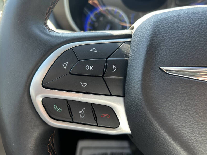 2017 Chrysler Pacifica Touring-L