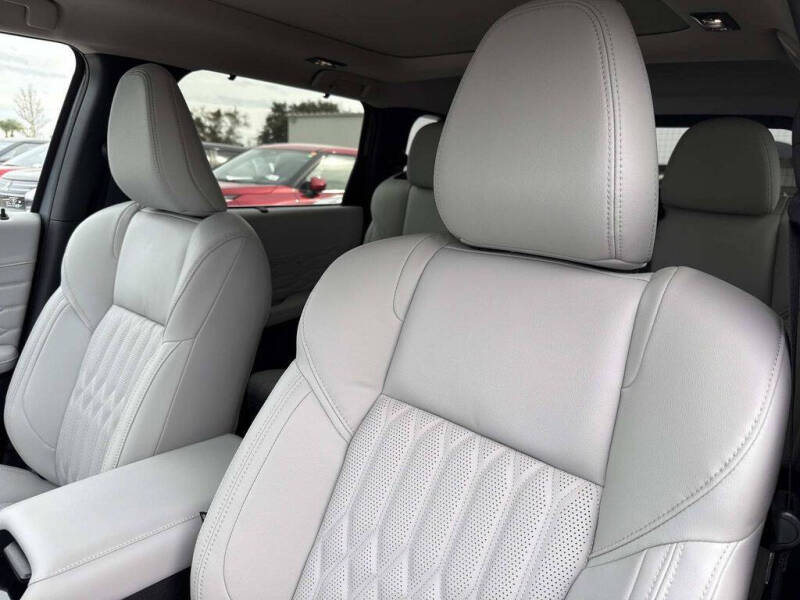 2026 Mitsubishi Outlander SEL
