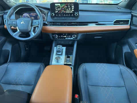 2024 Mitsubishi Outlander SEL