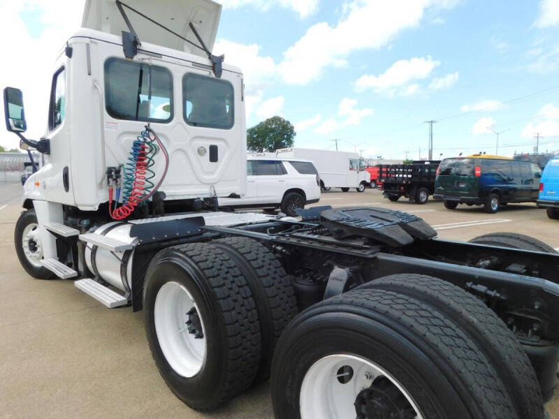2015 Freightliner Cascadia