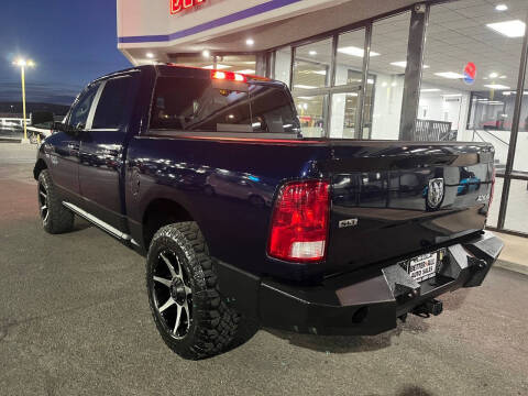 2017 RAM 1500 SLT