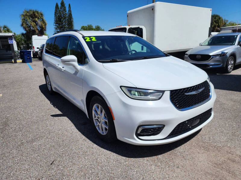 2022 Chrysler Pacifica Touring L
