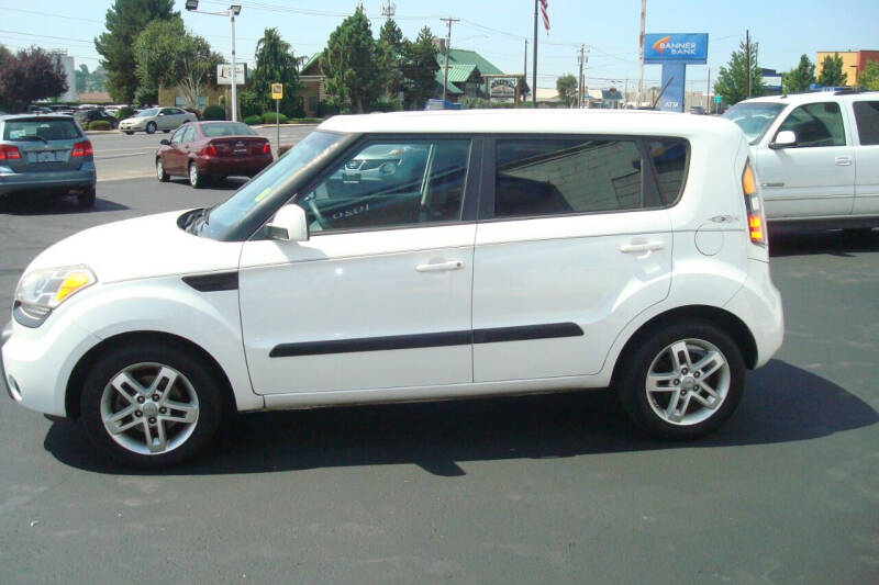 2011 Kia Soul for sale at Tom's Car Store Inc in Sunnyside WA