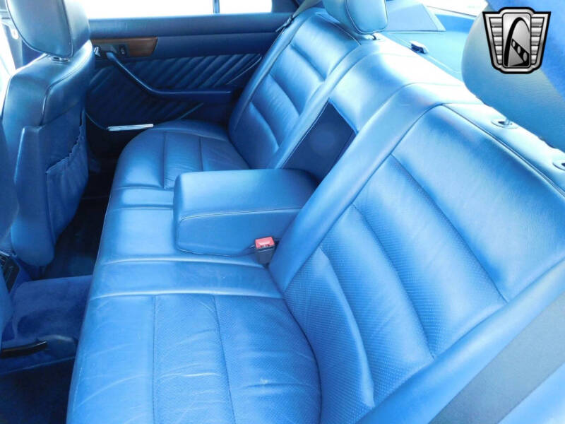 1990 Mercedes-Benz 300-Class 300 SE