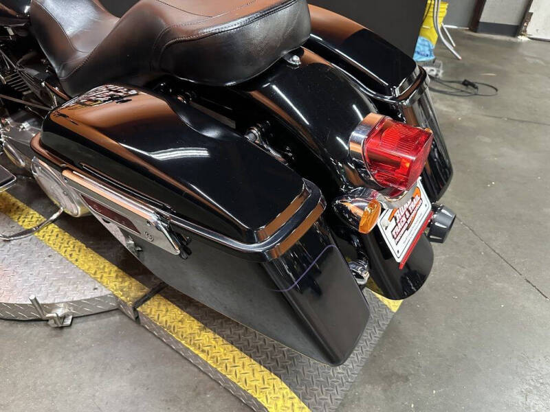 2014 Harley-Davidson FLD - Dyna Switchback