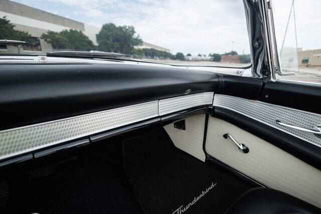1956 Ford Thunderbird