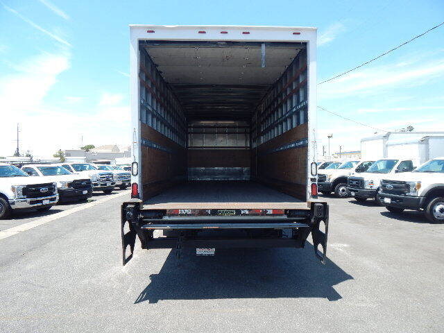 2016 Freightliner M2 106