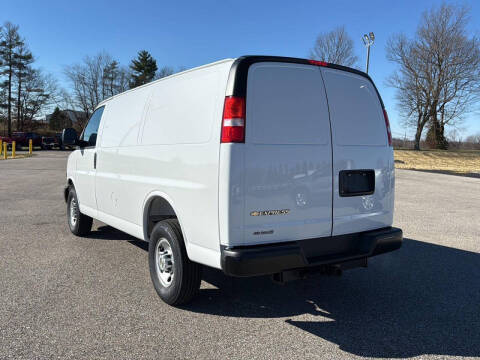 2025 Chevrolet Express 2500