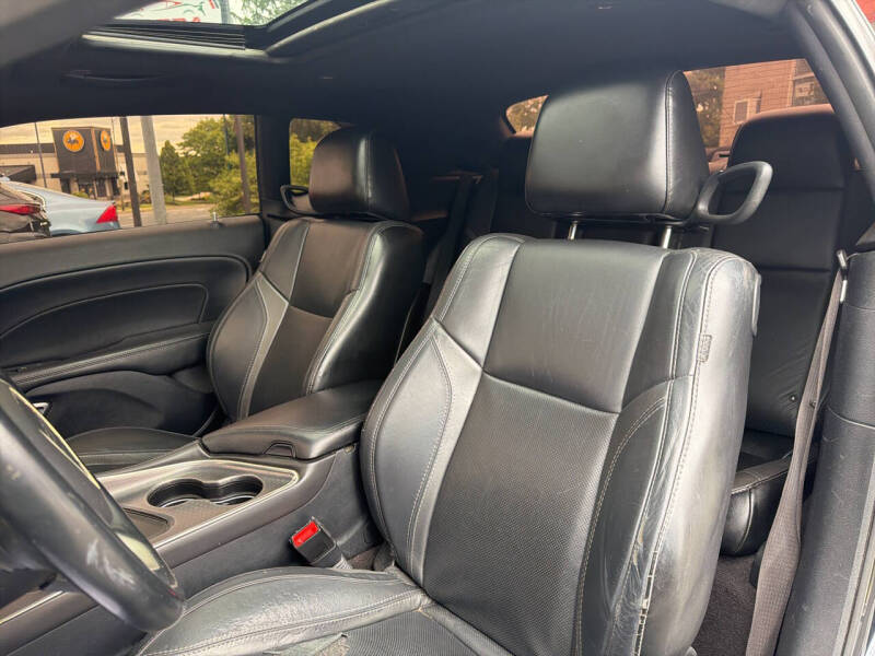 2017 Dodge Challenger SXT Plus