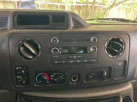 2014 Ford E-Series E-350 SD XLT