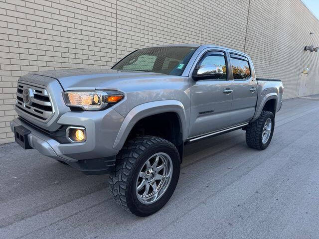 2019 Toyota Tacoma Limited's photo