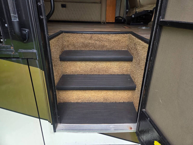2017 Thor Motor Coach MIRAMAR 35.2