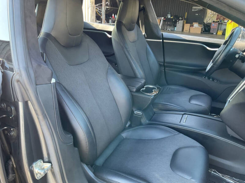 2016 Tesla Model S 70