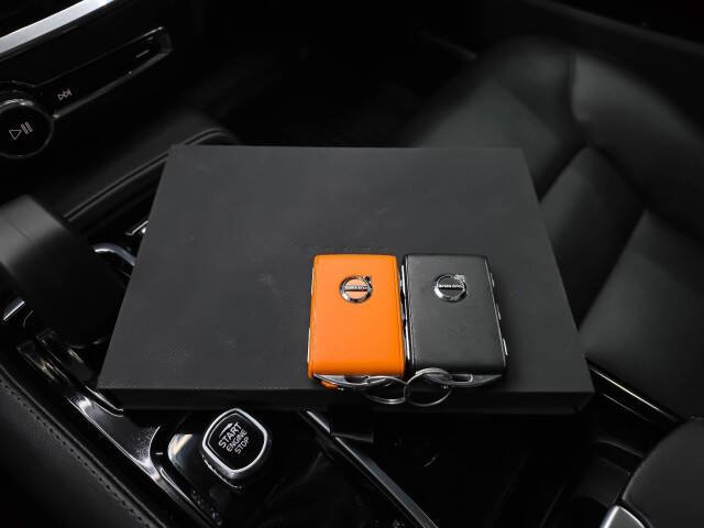 2025 Volvo S60 T8 Plus