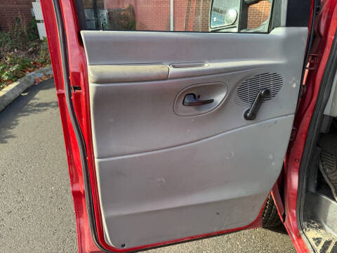 2005 Ford E-Series E-350 SD