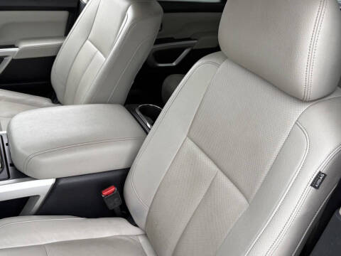 2020 Nissan Titan SL