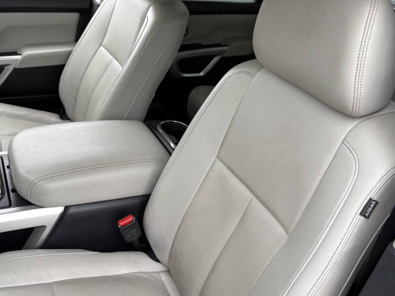 2020 Nissan Titan SL