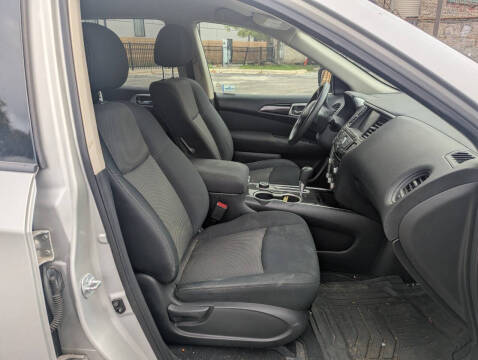 2017 Nissan Pathfinder S