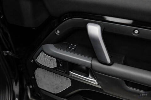 2024 Land Rover Defender 130 P400 X-Dynamic SE