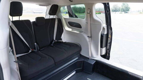 2024 Chrysler Voyager LX