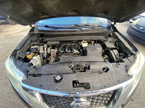 2015 Nissan Pathfinder SV