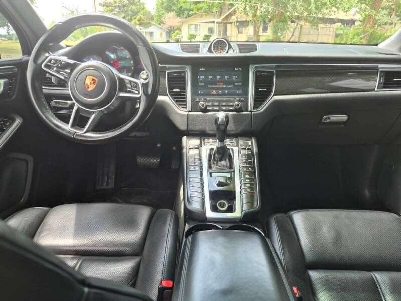 2017 Porsche Macan