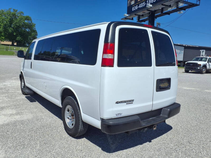2016 Chevrolet Express LS 3500