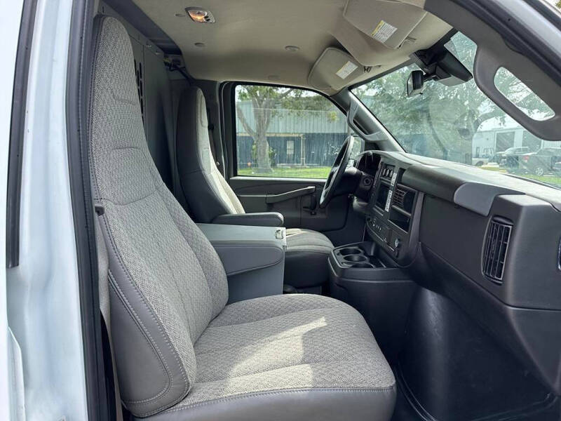 2024 Chevrolet Express 2500