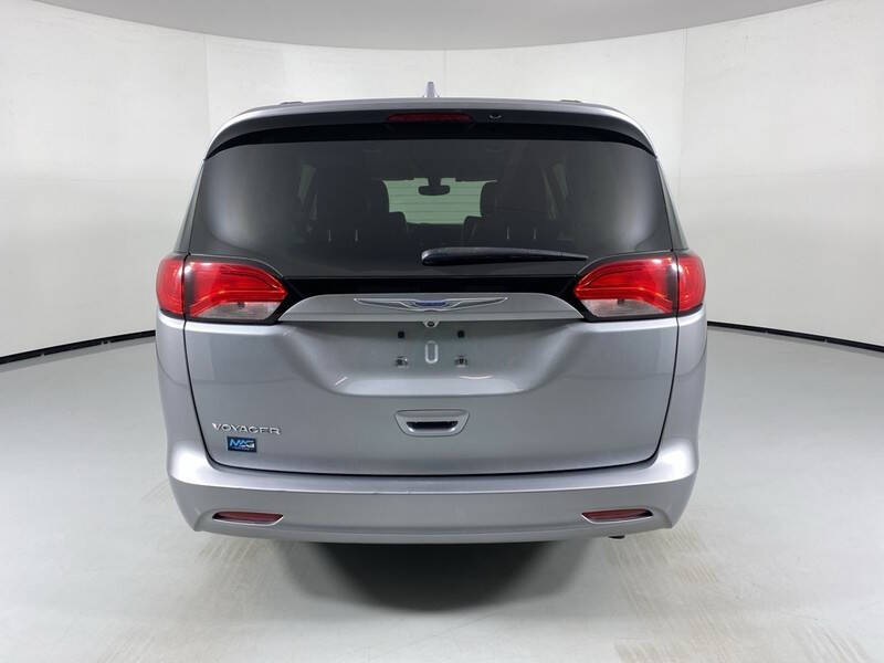 2020 Chrysler Voyager LXi