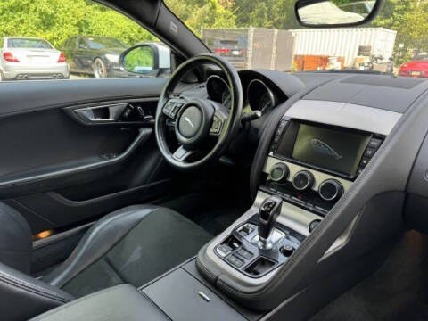 2017 Jaguar F-TYPE Premium