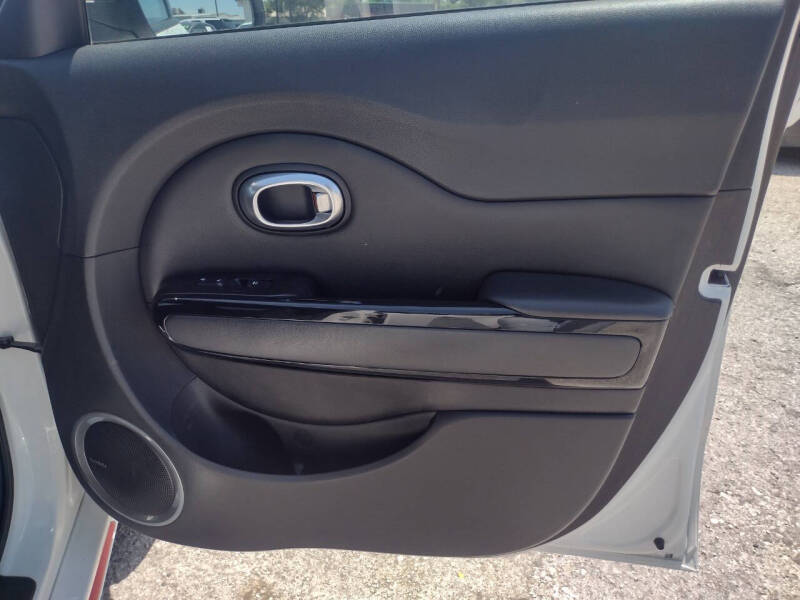 2014 Kia Soul +