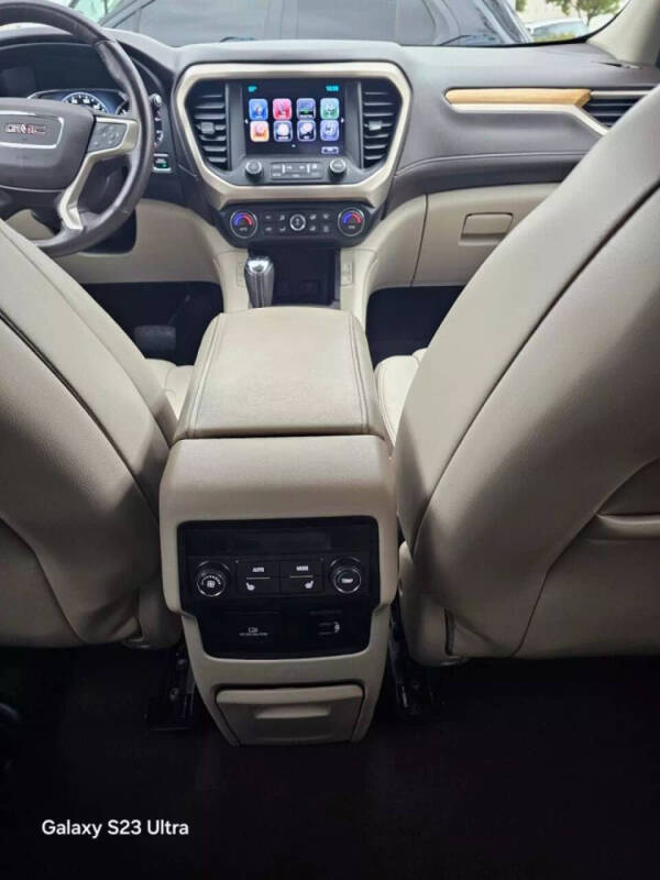 2017 GMC Acadia Denali