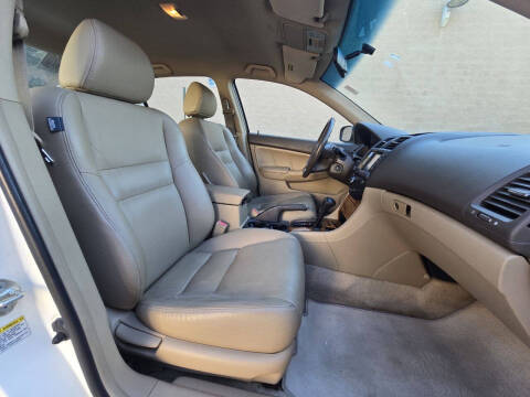 2005 Honda Accord Hybrid w/Navi