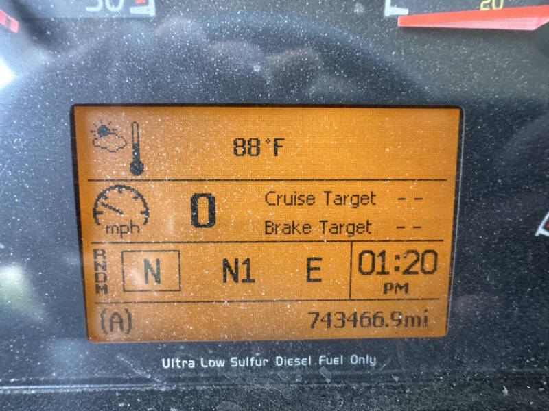 2017 Volvo VNL