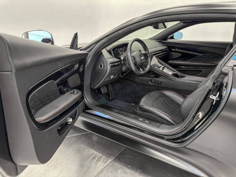 2025 Aston Martin DB12 V8
