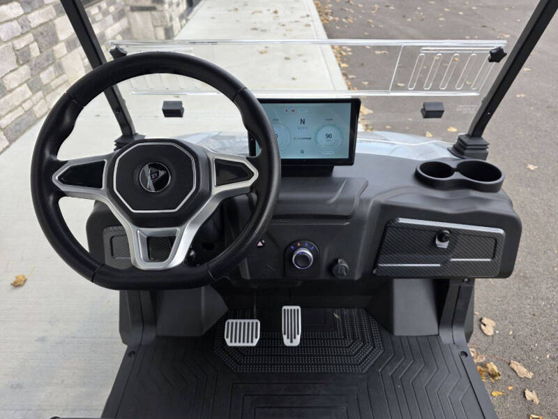 2025 Denago Rover XL6 4+2