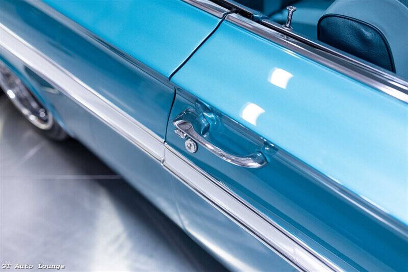 1961 Chevrolet Impala 26