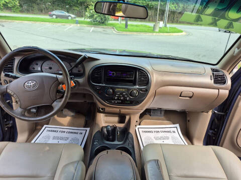 2004 Toyota Sequoia SR5