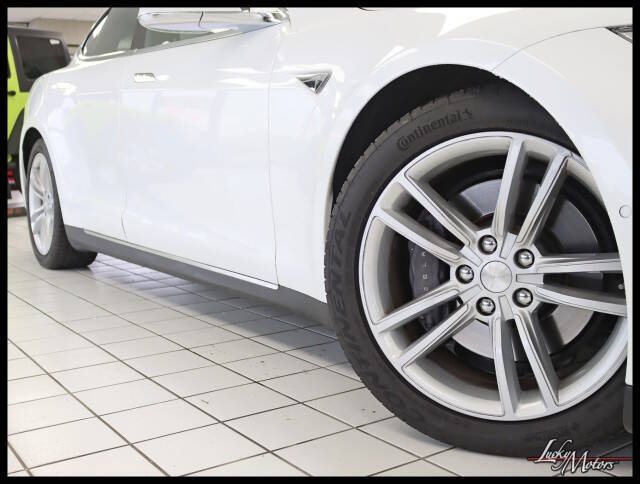 2015 Tesla Model S 90D