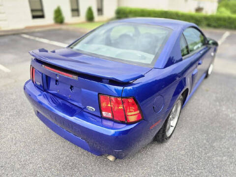 2004 Ford Mustang GT Deluxe