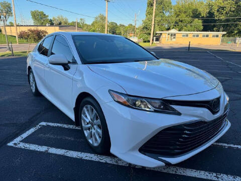 2020 Toyota Camry for sale at Premium Motors in Saint Louis MO