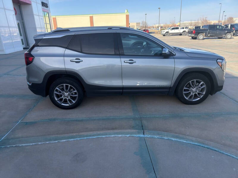 2024 GMC Terrain SLT