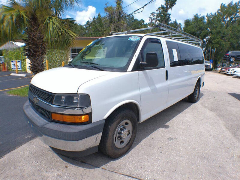 2017 Chevrolet Express Passenger LS