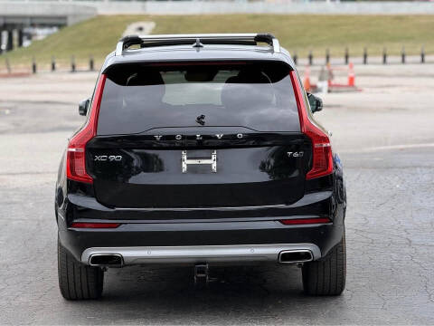 2018 Volvo XC90 T6 Momentum