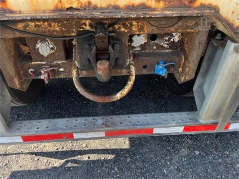 2005 Wabash 28' Dry Van