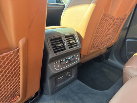 2023 Audi Q5 quattro Prestige 40 TFSI