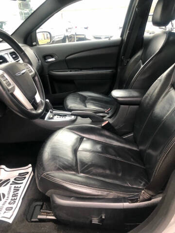 2014 Chrysler 200 Limited