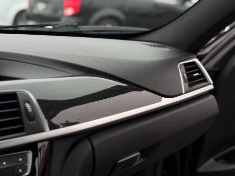 2018 BMW 3 Series 330i xDrive