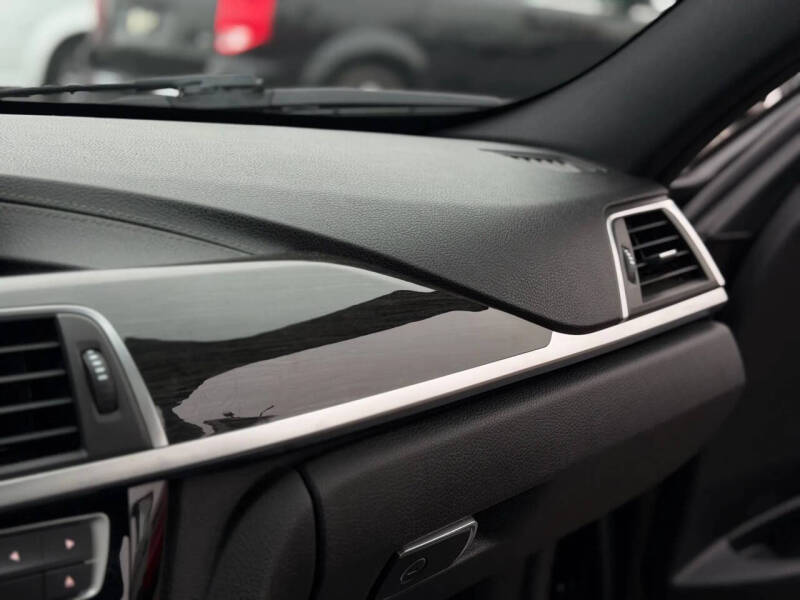 2018 BMW 3 Series 330i xDrive