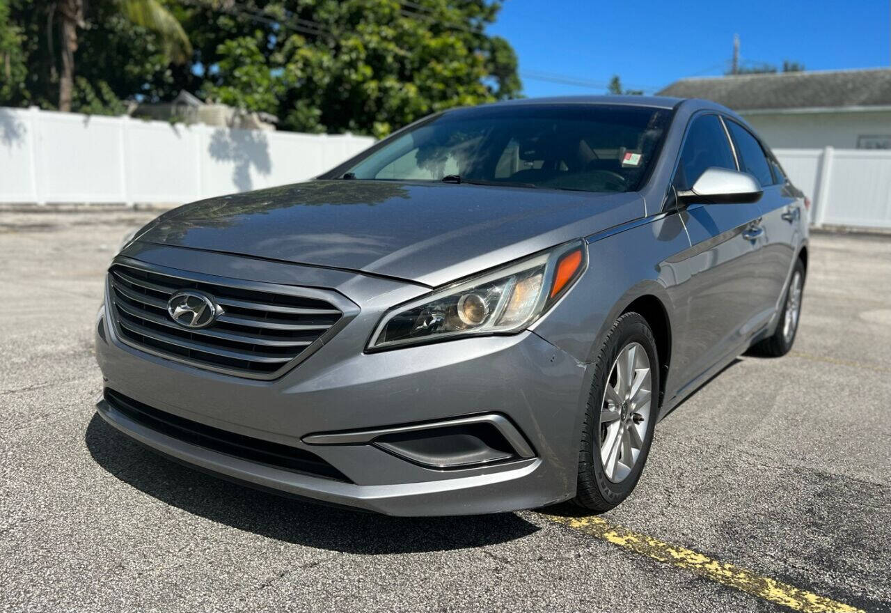 2017 Hyundai Sonata  - $12,800